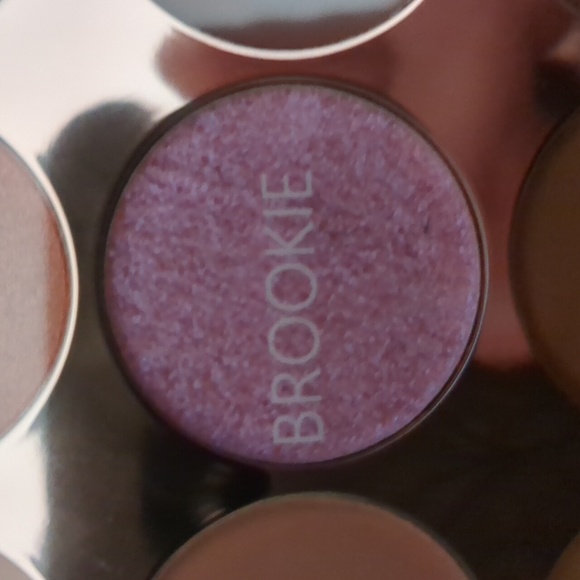 Eyeshadow Palette - Picture 6 of 7